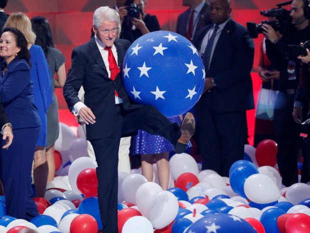 bill-clinton-dnc-balloons-4