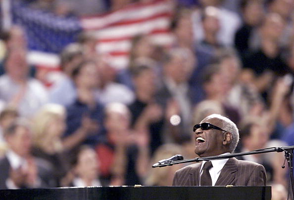 TV - World Series, Ray Charles 2 - 20011028.jpg
